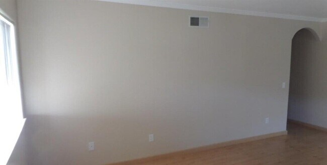 Building Photo - 72586 Edgehill Dr