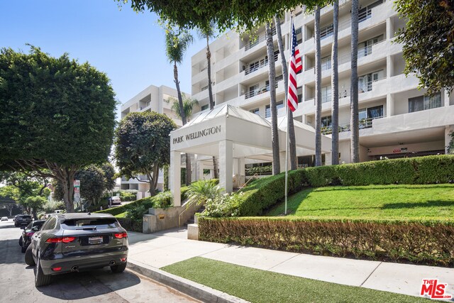 Building Photo - 1131 Alta Loma Rd
