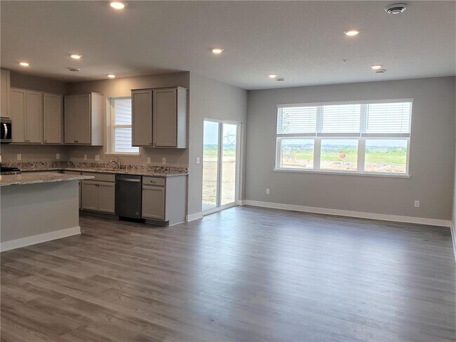 Building Photo - 8836 Granite Ct