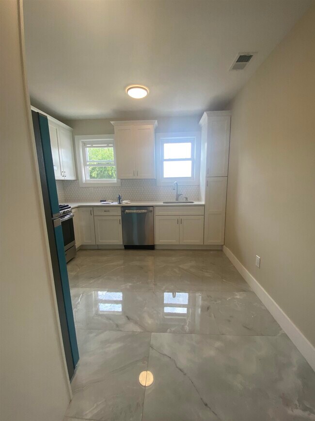 Building Photo - 275 Avenue B