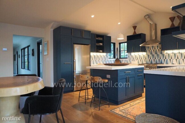 Foto del edificio - 4 br, 3 bath House - 428 S Padre Juan Ave