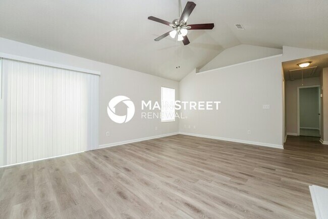 Building Photo - 3 Bedroom Pet-Friendly Home in Lithonia, GA with Main Street Renewal