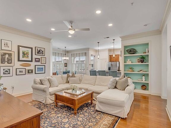 Building Photo - 200 River Landing Dr