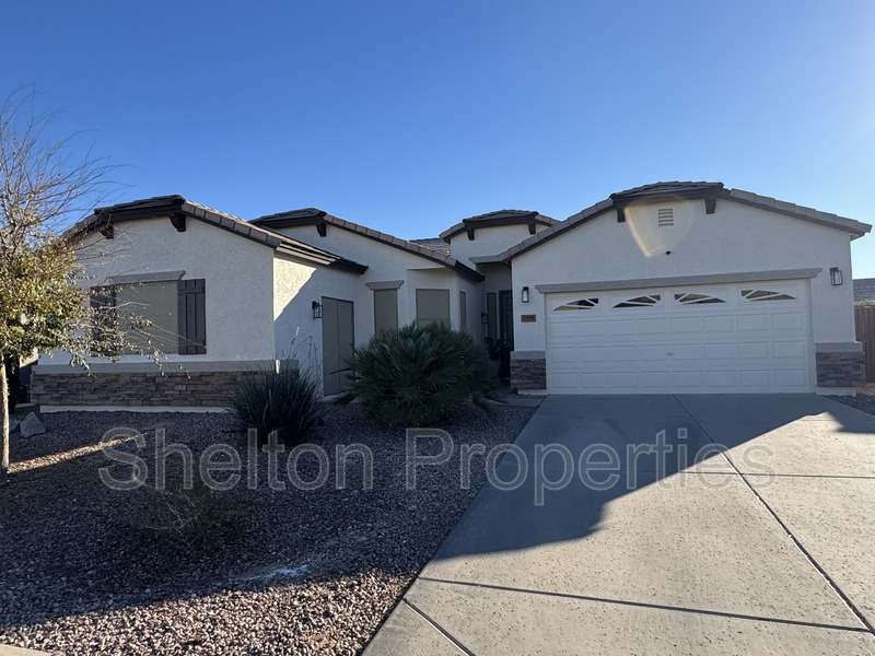 Foto principal - 17449 W Meadow Ln