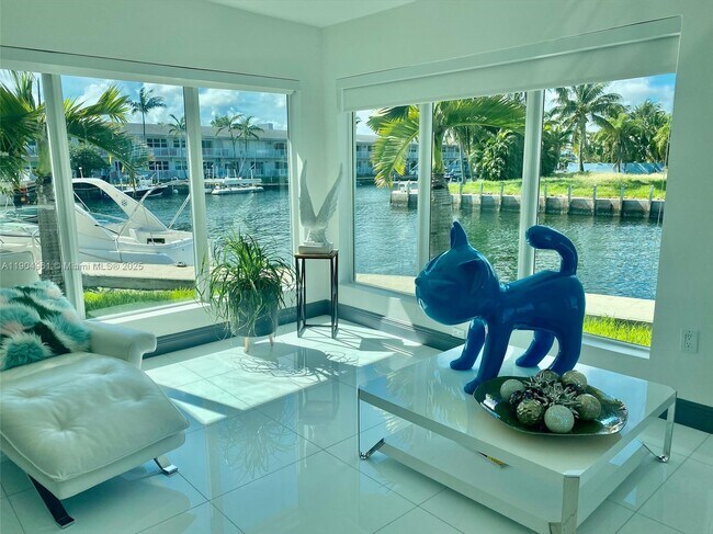 Foto del edificio - 12388 N Bayshore Dr