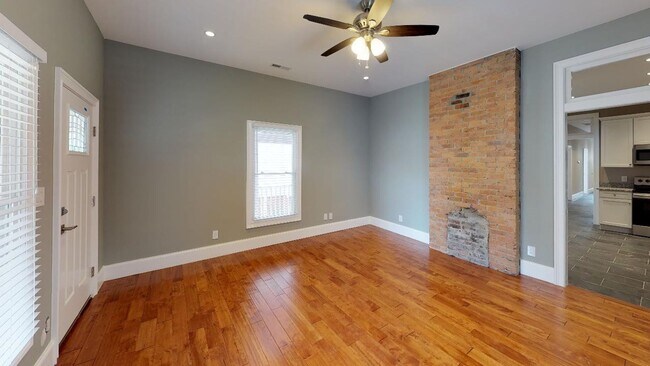 Foto del edificio - 1618 Forest Ave