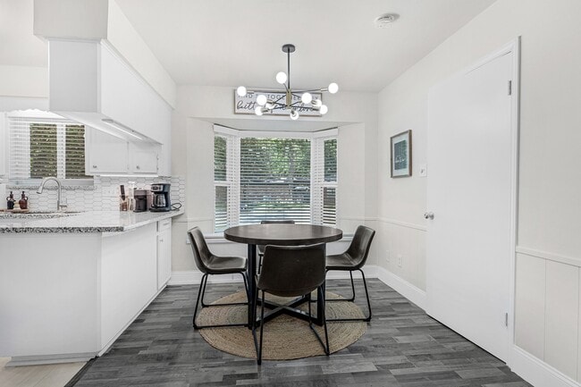 Building Photo - 25418 Tuckahoe Ln