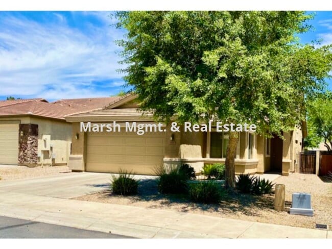 Foto del edificio - Great home offering a split floor plan with 3 bedrooms in Tempe.