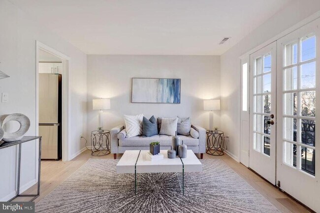 Foto del edificio - 4940 Bradley Blvd