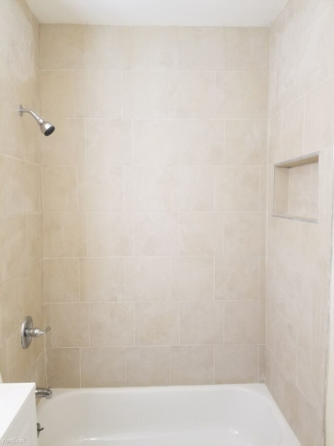 Foto del edificio - 2 br, 1 bath  - 11 Dorman St First Floor