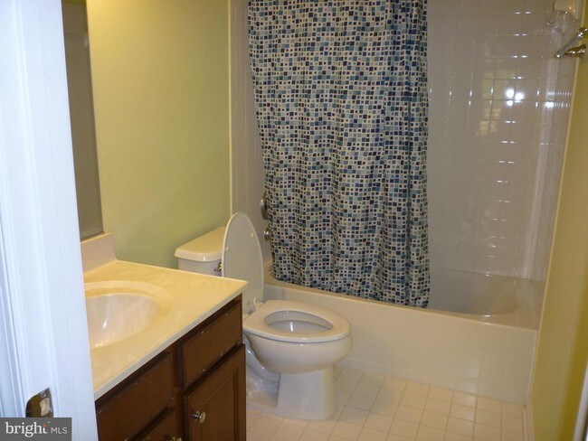 Building Photo - 3634 Eagle Ridge Dr