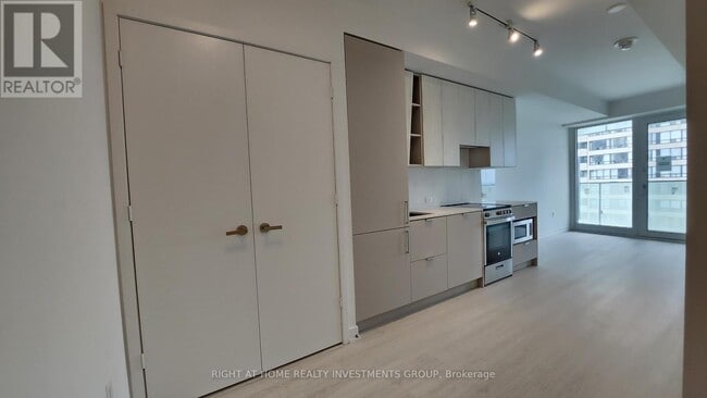 Photo du bâtiment - 3883-3883 Quartz Rd