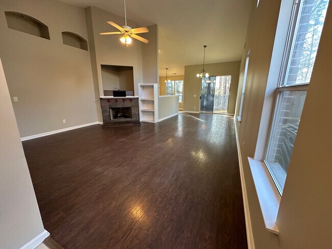 Foto del edificio - 108 Gardenside Dr