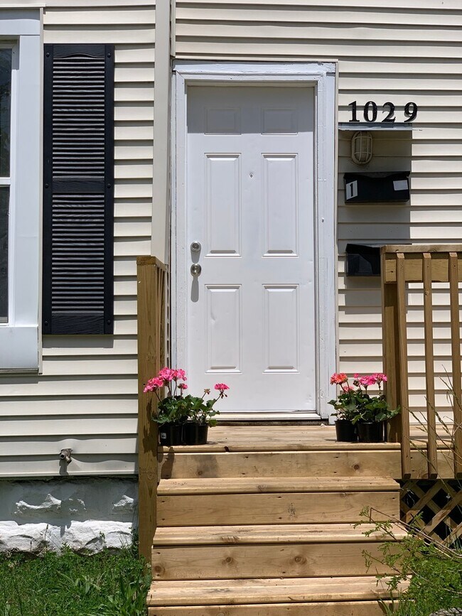 Foto del edificio - 1029 Walker Ave NW