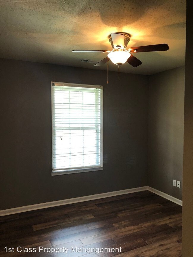 Building Photo - 103 Lyla Ln