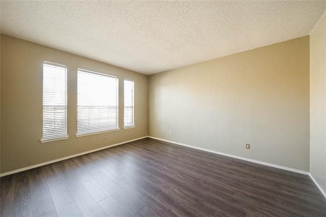 Building Photo - 1384 Wentworth Dr