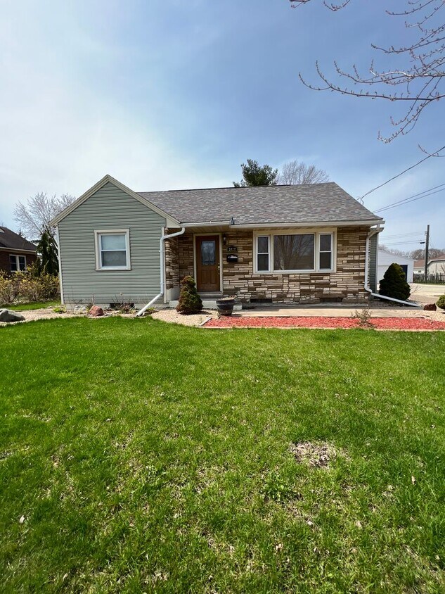 Foto principal - Large Single Family Home on the South Side