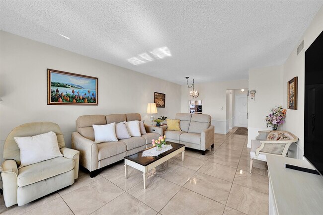 Foto del edificio - 2350 NE 14th Street Causeway