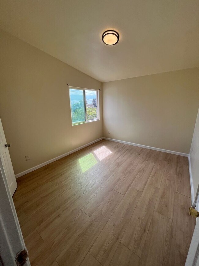 Foto del edificio - 66 E McFarlane Dr