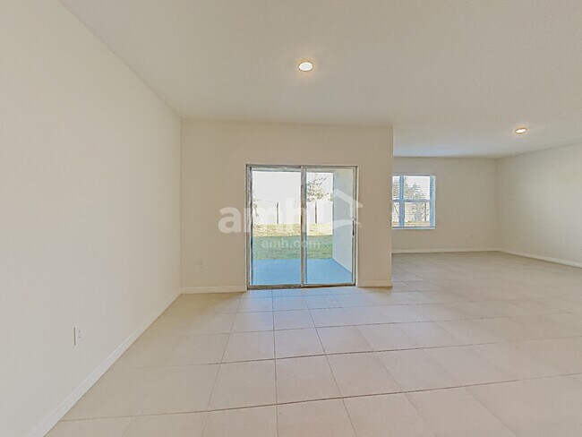 Foto del edificio - 8501 Bower Bass Cir