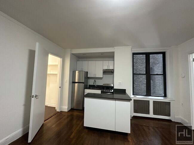 Building Photo - EAST 46 STREET