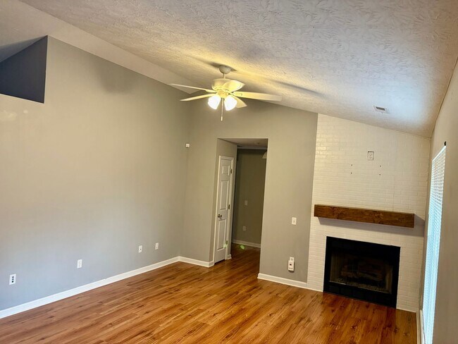 Foto del edificio - 3 bedroom 2 bath house for rent in Jeffersonville