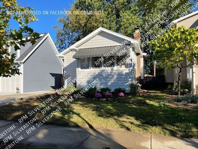 Foto del edificio - 613 E 3rd St