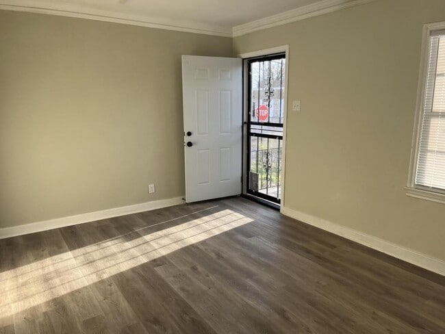 Photo - 1896 S Lauderdale St House