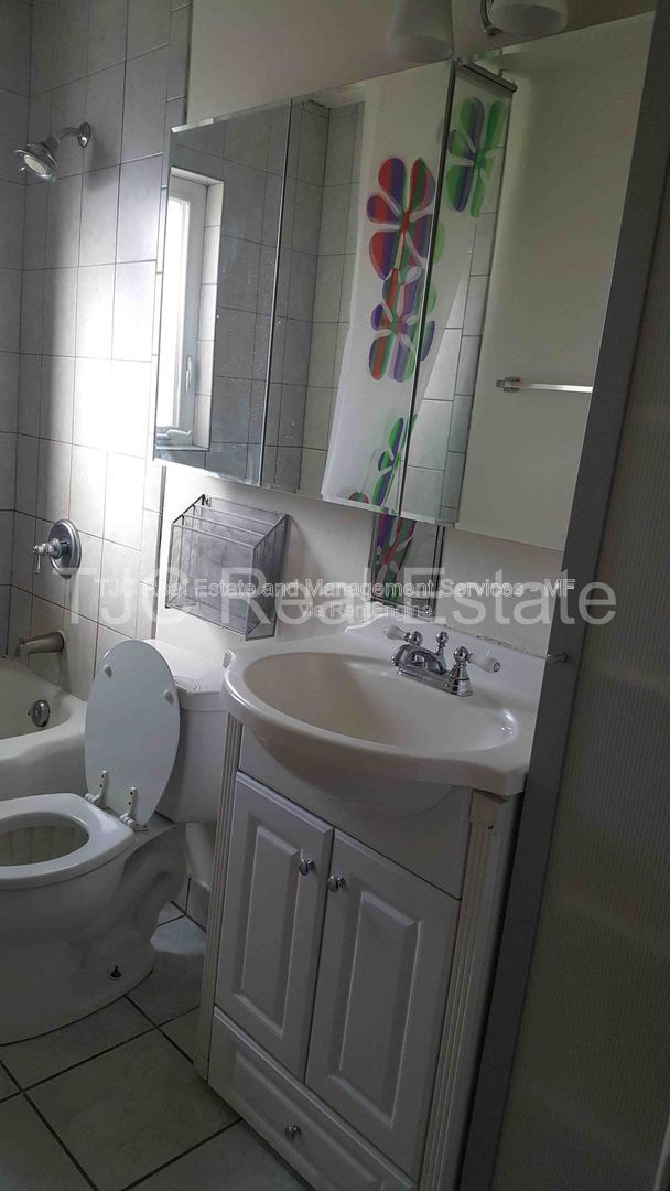 Foto del edificio - 1215 S Jackson St