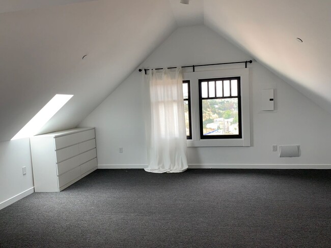 Building Photo - Truax House