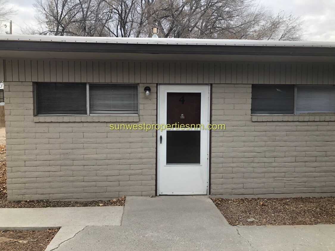 710 N Orchard Ave Unit 4, Farmington, NM 87401 Room for Rent in