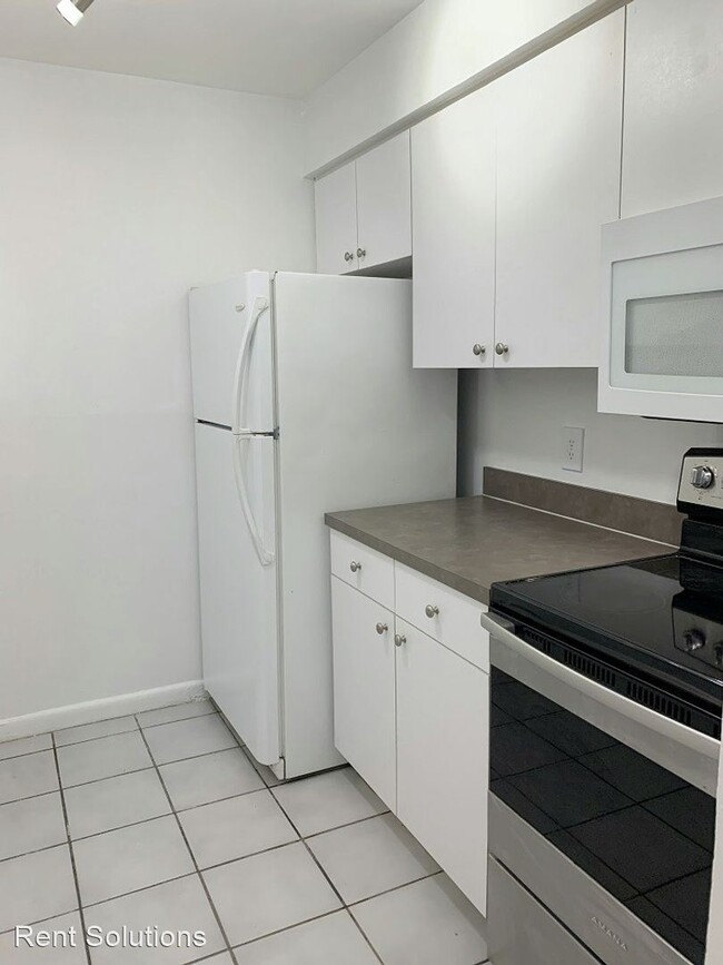 Building Photo - 1 br, 1 bath House - 9001 Tudor Drive #109