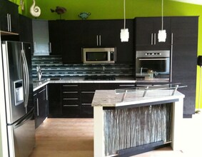 Building Photo - 817 Warwick Ave