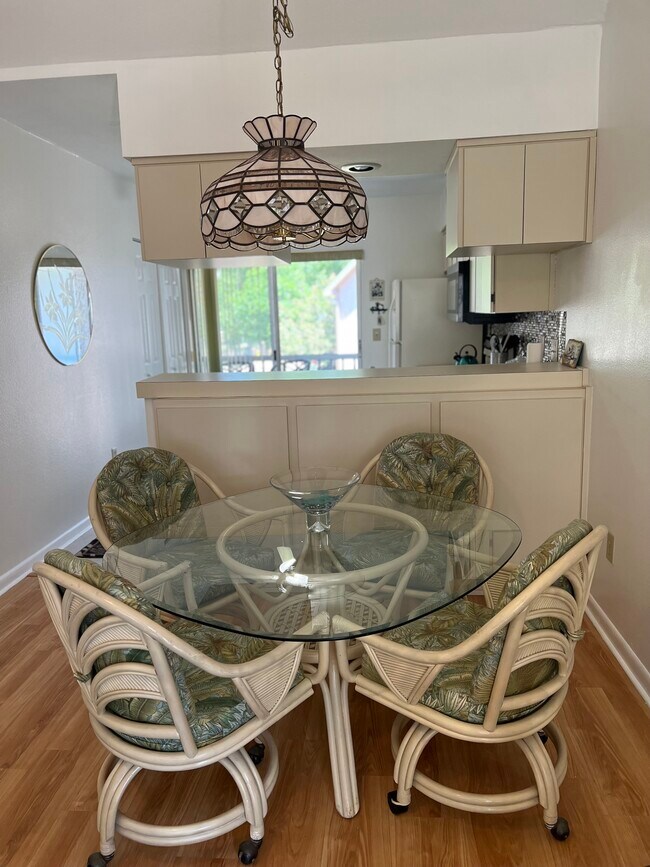 Foto del edificio - 4920 Myrtle Oak Dr