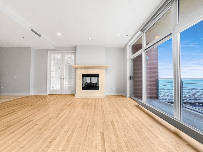 Foto del edificio - 415 E North Water St