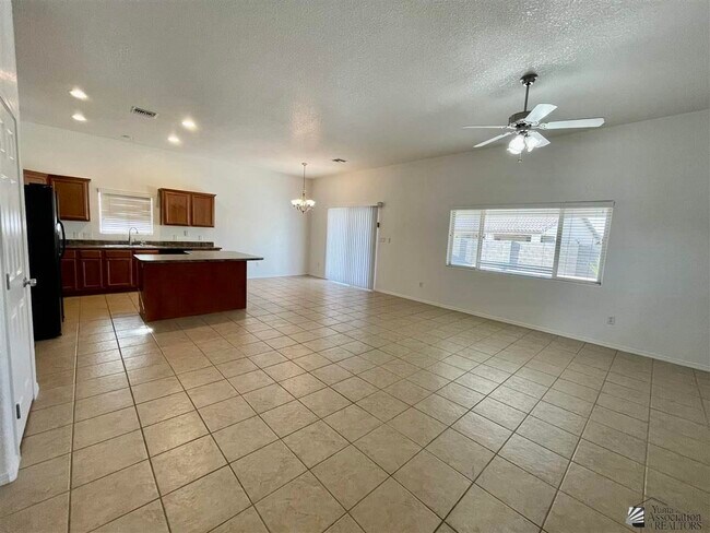 Foto del edificio - 11628 E 27th Pl