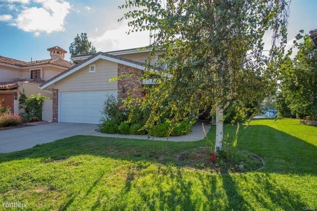 Building Photo - 2410 Oakshore Dr