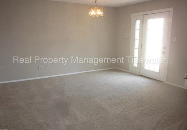 Building Photo - 3638 Windmill Dr