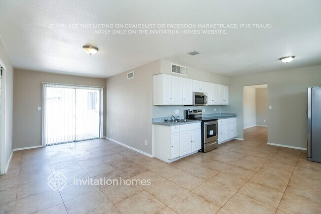 Foto del edificio - 2208 N 48th Dr