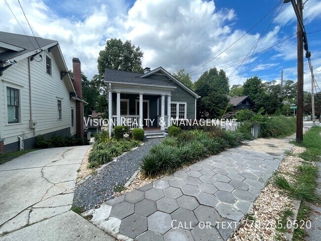 Foto del edificio - 356 Sinclair Ave NE