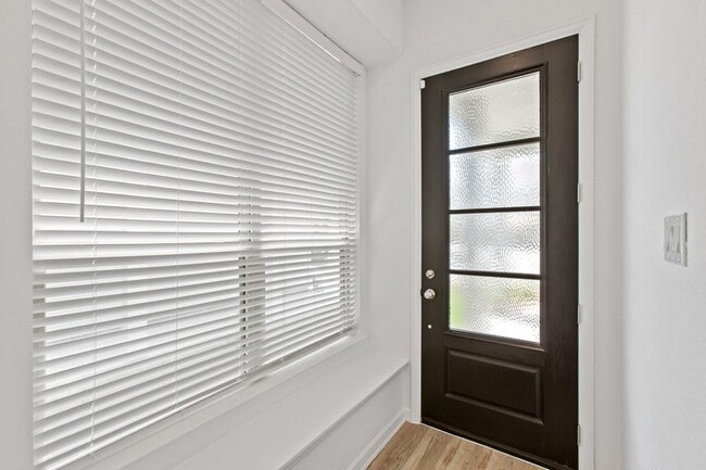 Photo - 4131 Balboa Dr Apartment