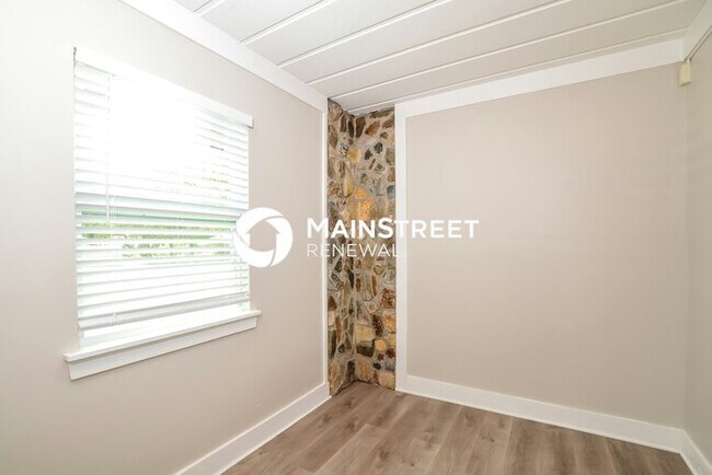 Foto del edificio - 3 Bedroom Pet-Friendly Home in COCOA, FL with Main Street Renewal