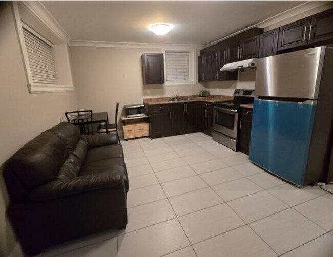 Photo du bâtiment - 4827 Canada Way