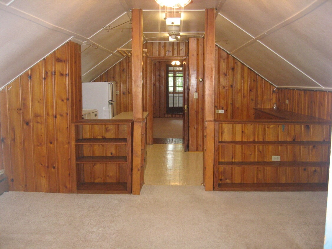 Primary Photo - 210 Todd Ave