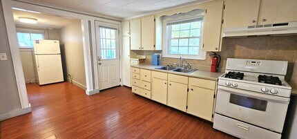 Building Photo - 216 N Champlain St