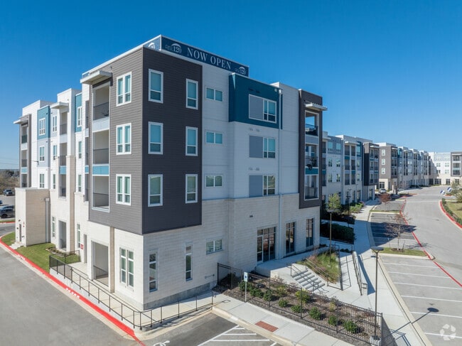 Building Photo - Rise 120