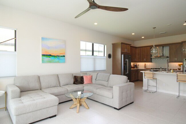 Foto del edificio - ***ANNUAL FURNISHED OR UNFURNISHED***AVAIL...