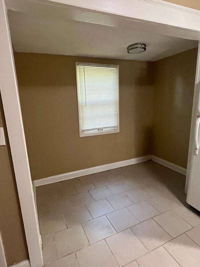Building Photo - Cute 3 bedroom 1 Bath Home for rent!