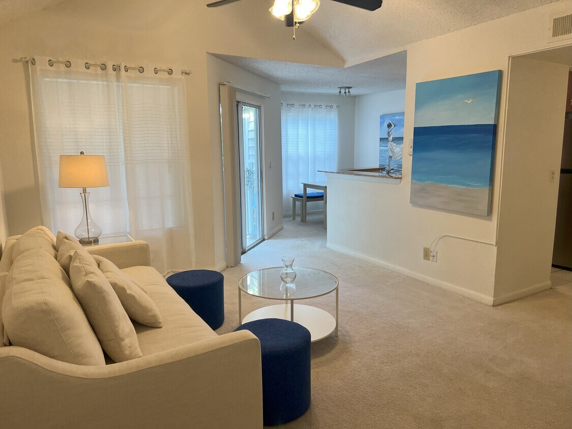 Foto principal - 11568 Westwood Blvd