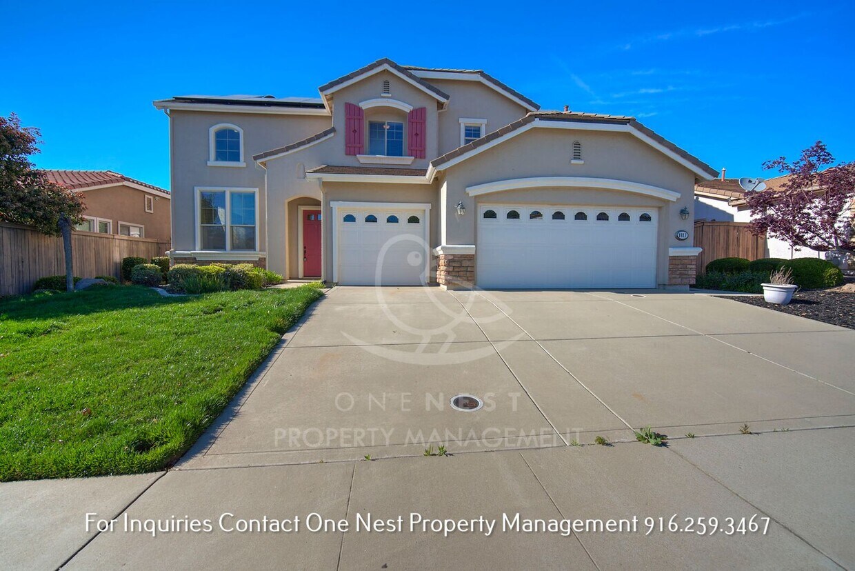 Primary Photo - Fantastic - one of a kind 5 bdrm 4 bth hom...